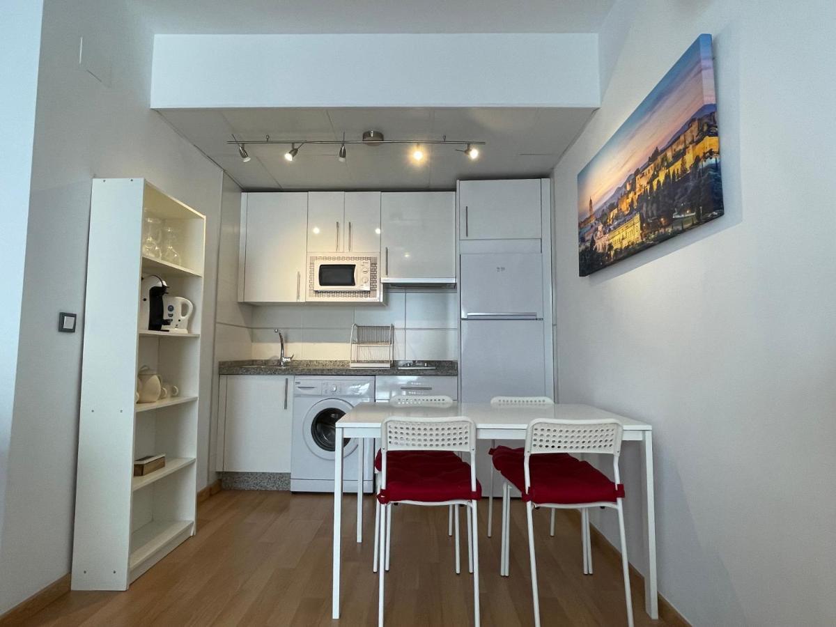 Amazing Apartment In The Heart Of Malaga Pool & Free Parking Exterior foto